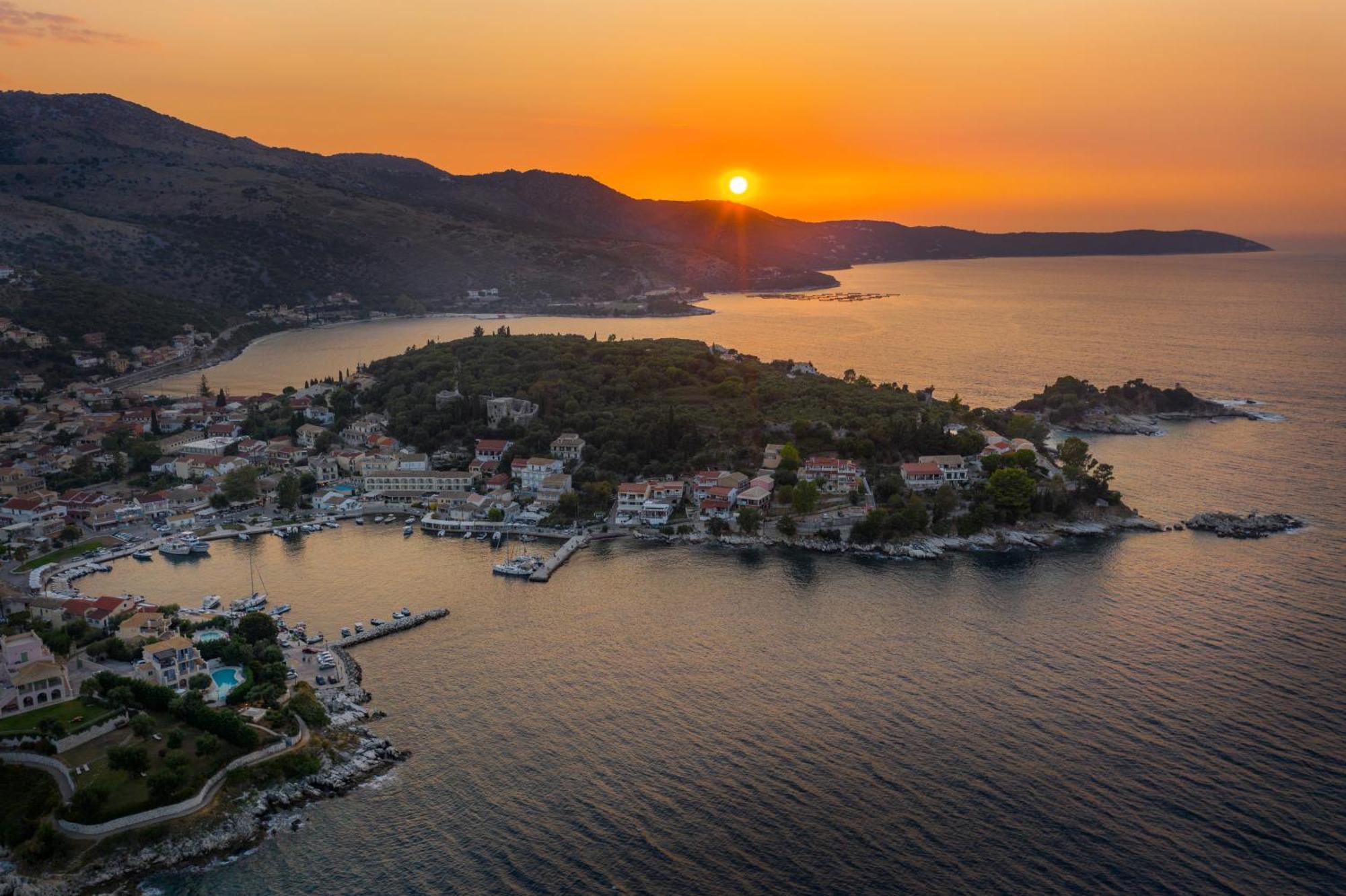 Melina Bay Boutique Hotel Kassiopi Exterior foto